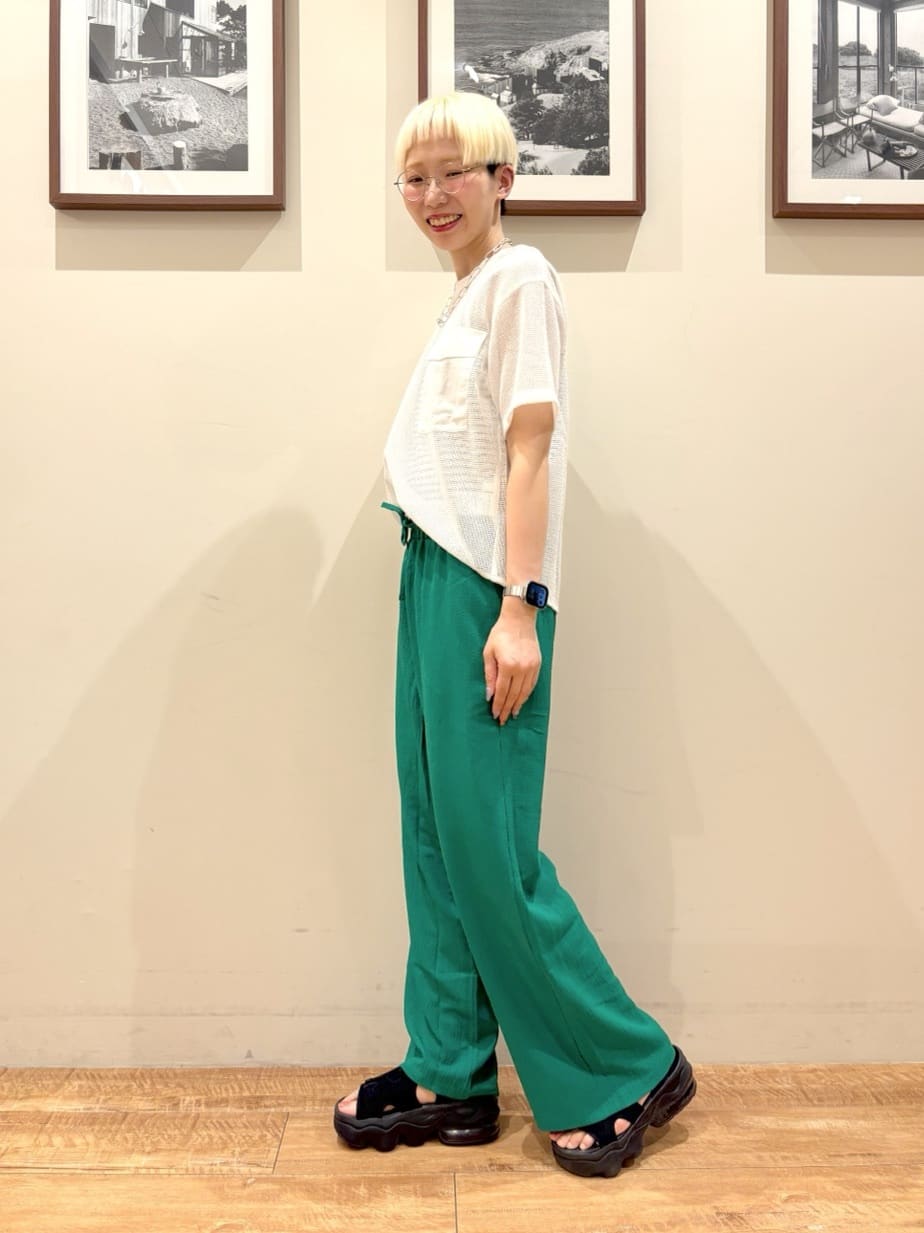 Ayumiさんの「SHOO･LA･RUE｜【S-LL】メッシュ素材で大人ヘルシー ポケット付きデザイントップス」を使ったコーディネート