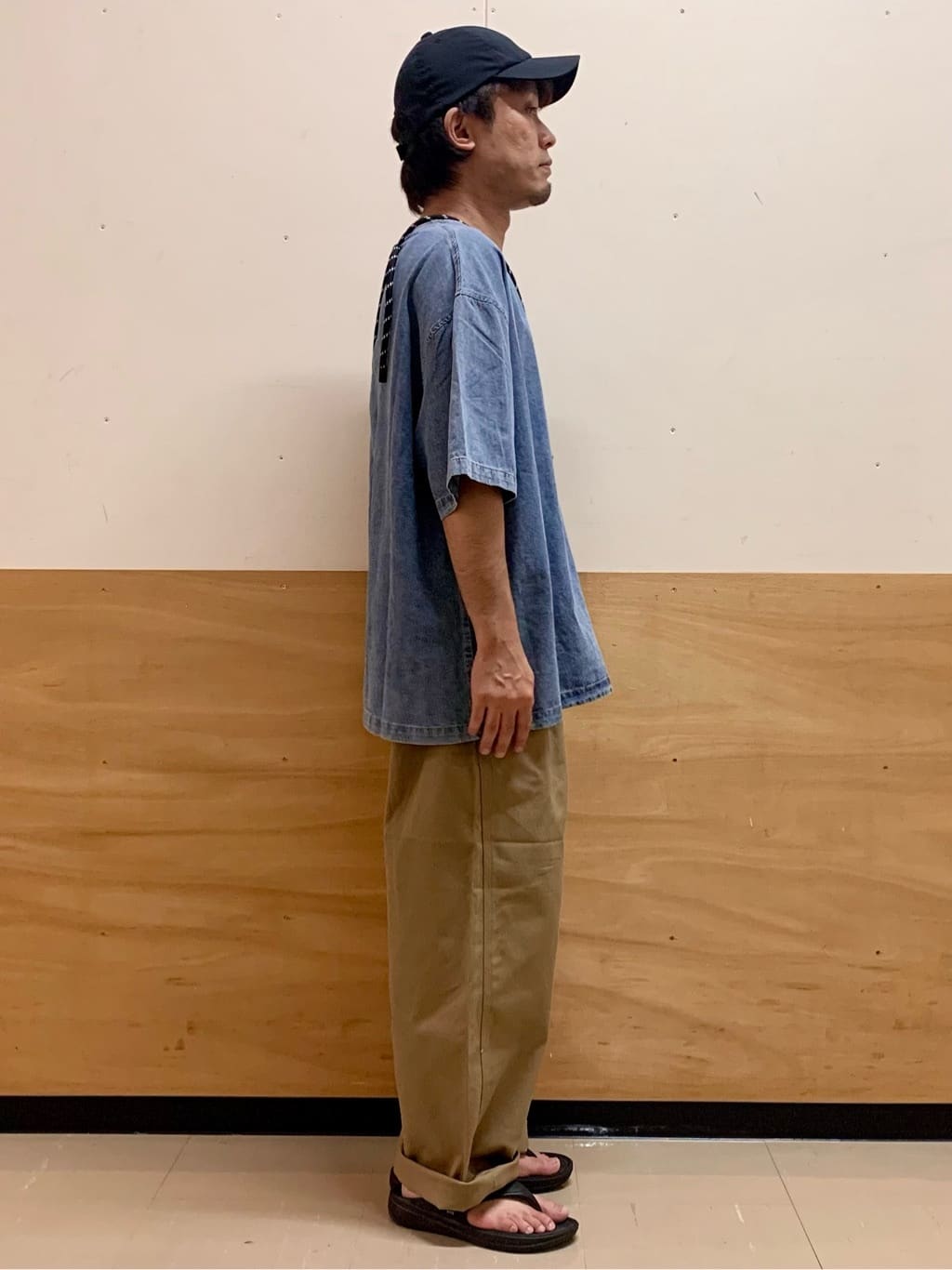 MATUさんの「THE SHOP TK｜ライトデニム半袖Tシャツ【洗濯機OK】」を使ったコーディネート