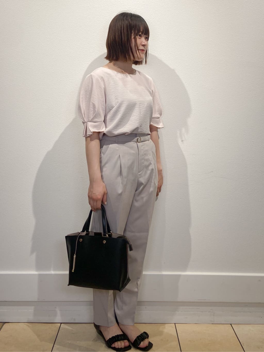 kimiさんの「index｜《8色展開／XS-LLサイズ》タックパフスリーブブラウス【洗濯機洗い可／吸水速乾／防シワ／抗ピル】」を使ったコーディネート