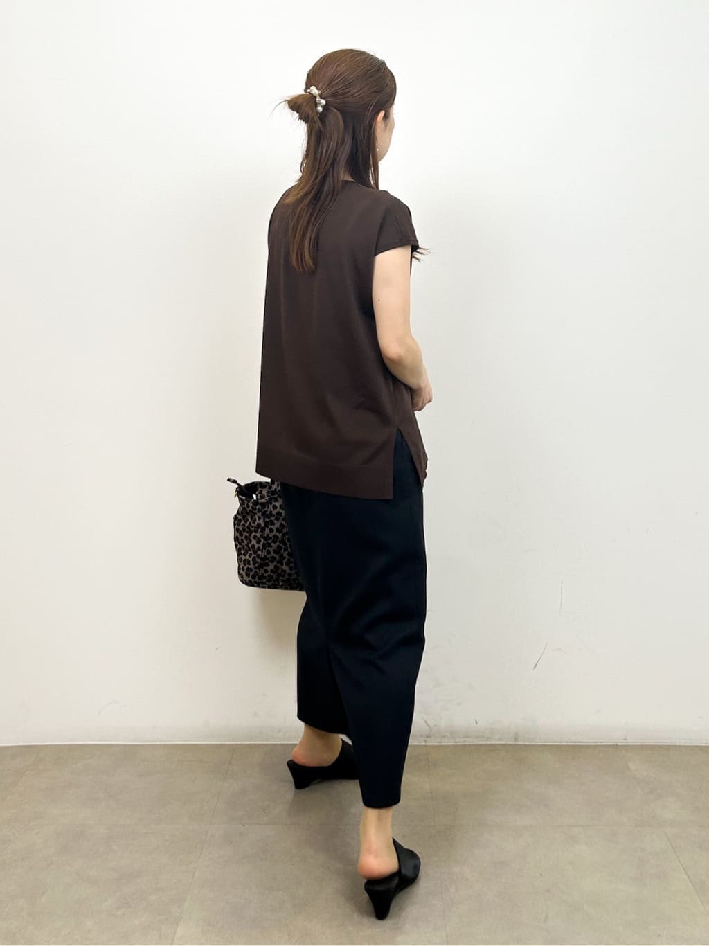 yumiさんの「OPAQUE.CLIP｜ロゴフレンチスリーブニット【洗濯機洗い可／UV／接触冷感／抗ピル】」を使ったコーディネート