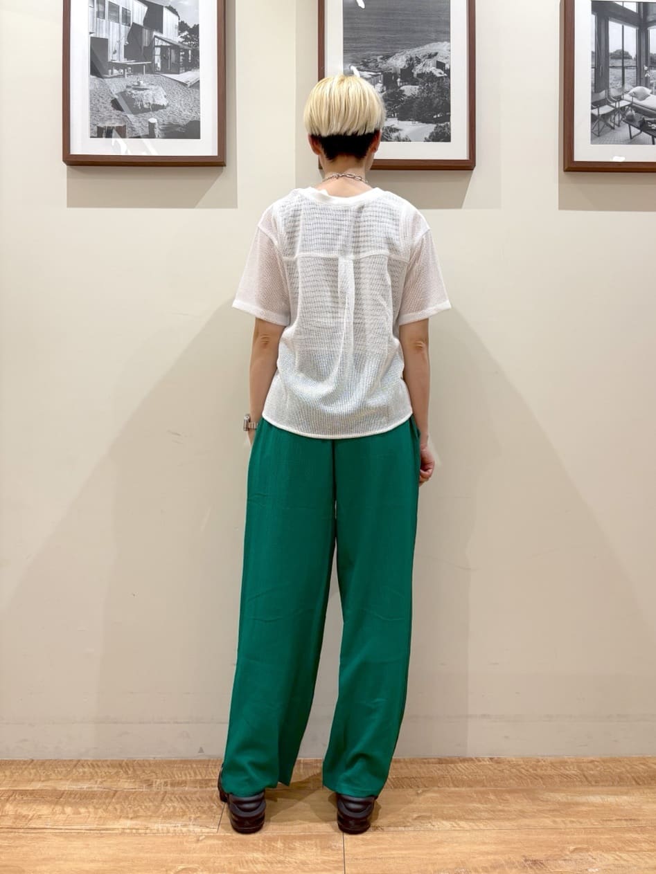 Ayumiさんの「SHOO･LA･RUE｜【S-LL】メッシュ素材で大人ヘルシー ポケット付きデザイントップス」を使ったコーディネート