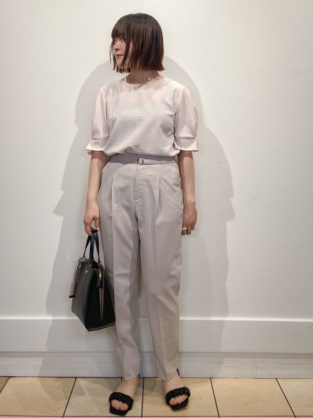 kimiさんの「index｜《8色展開／XS-LLサイズ》タックパフスリーブブラウス【洗濯機洗い可／吸水速乾／防シワ／抗ピル】」を使ったコーディネート