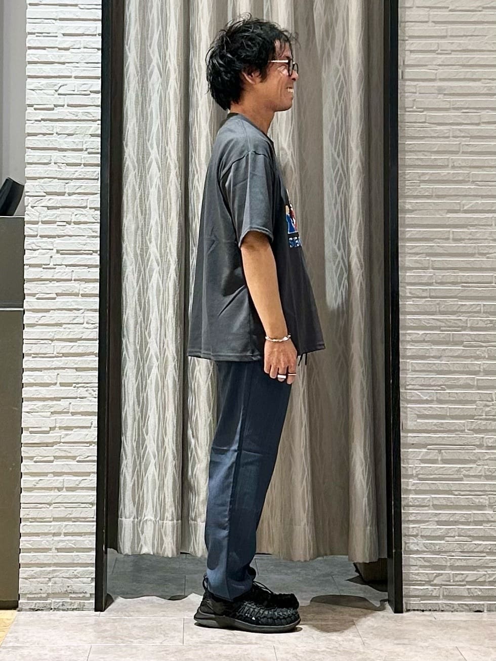 KENJI Iさんの「THE SHOP TK｜セサミストリートTシャツ／親子リンク」を使ったコーディネート