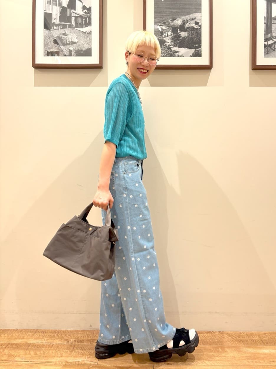 Ayumiさんの「SHOO･LA･RUE｜【洗える/S-LL】大人のシアー感 キラキラ リブニット」を使ったコーディネート