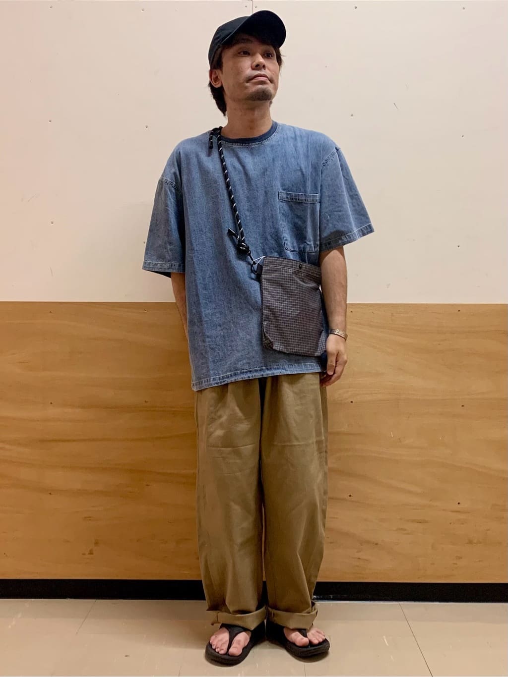 MATUさんの「THE SHOP TK｜ライトデニム半袖Tシャツ【洗濯機OK】」を使ったコーディネート