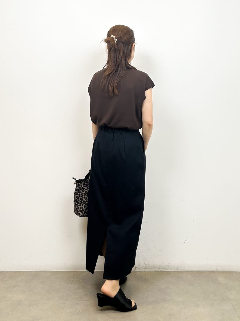 yumiさんの「OPAQUE.CLIP｜ロゴフレンチスリーブニット【洗濯機洗い可／UV／接触冷感／抗ピル】」を使ったコーディネート