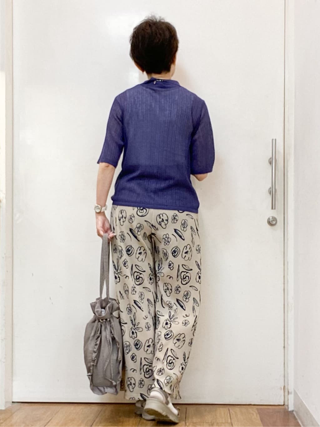 みぃさんの「SHOO･LA･RUE｜【洗濯機可/柄が選べる】さらさら楽ちん プリーツ ワイドパンツ」を使ったコーディネート