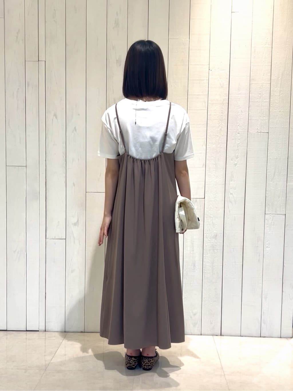 kumiさんの「INDIVI｜【UVケア】エアリージョーゼット キャミワンピース」を使ったコーディネート