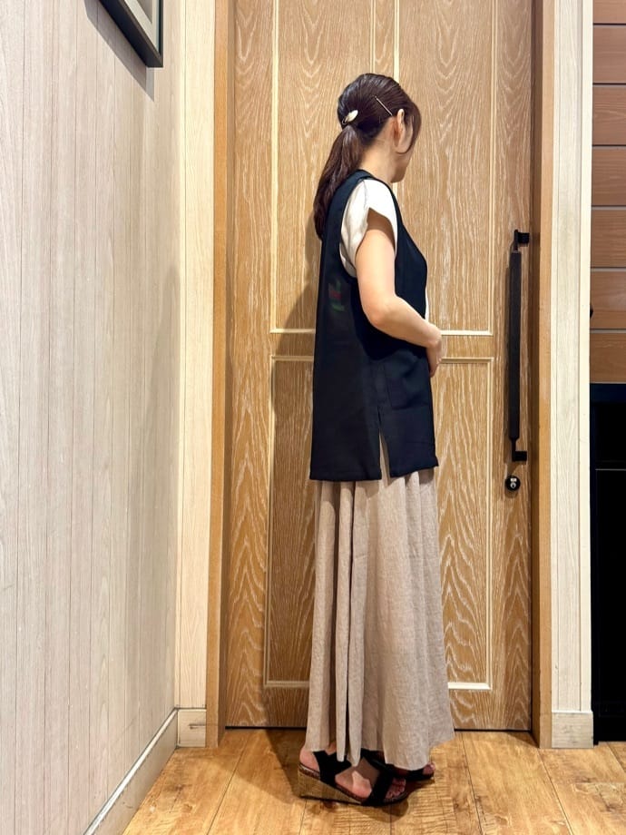 KAORIさんの「SHOO･LA･RUE｜【S-LL】夏のレイヤードコーデに さらりと着られるメッシュジレ」を使ったコーディネート