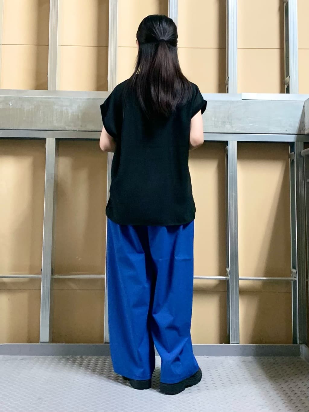 sahoさんの「THE SHOP TK｜ウエストシャーリングパンツ【撥水/接触冷感/UV/洗濯機OK】」を使ったコーディネート