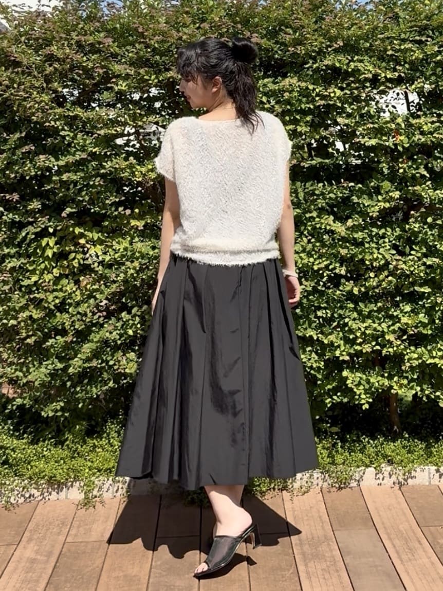YUKAさんの「UNTITLED｜【はっ水/ナイロン/後ろウエストゴム】タスランフレアスカート」を使ったコーディネート