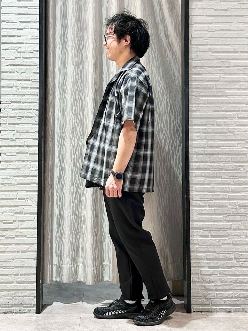 KENJI Iさんの「THE SHOP TK｜オンブレチェック半袖シャツ 洗濯機OK」を使ったコーディネート