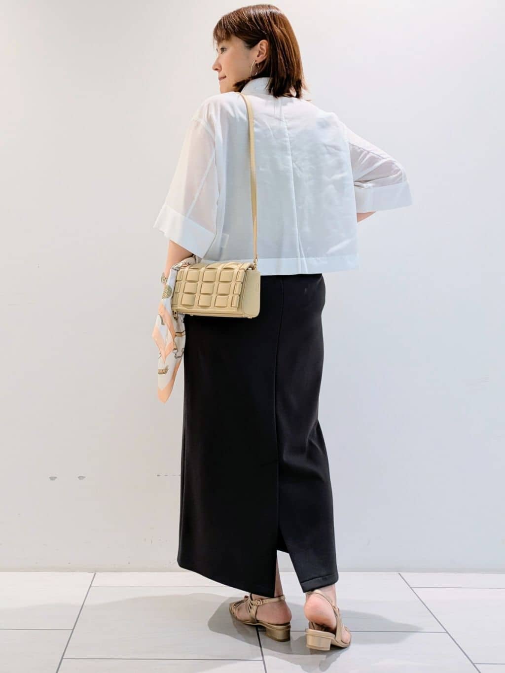 Onumaさんの「UNTITLED｜【前開き/洗える】ショート丈シアーシャツ」を使ったコーディネート