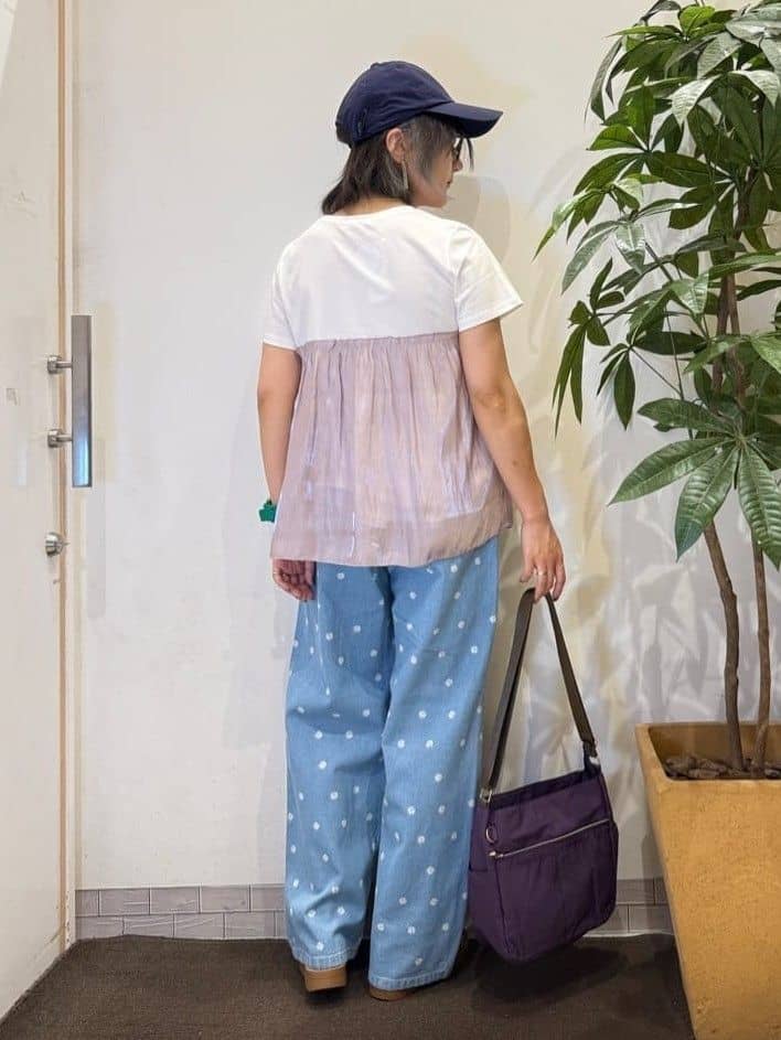 misakiさんの「SHOO･LA･RUE｜【S-LL】周りと差がつく デイジー柄デニムワイドパンツ」を使ったコーディネート