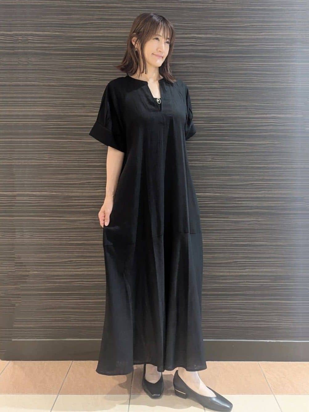 Miさんの「OPAQUE.CLIP｜レーヨン麻キーネックワンピース【洗える】」を使ったコーディネート