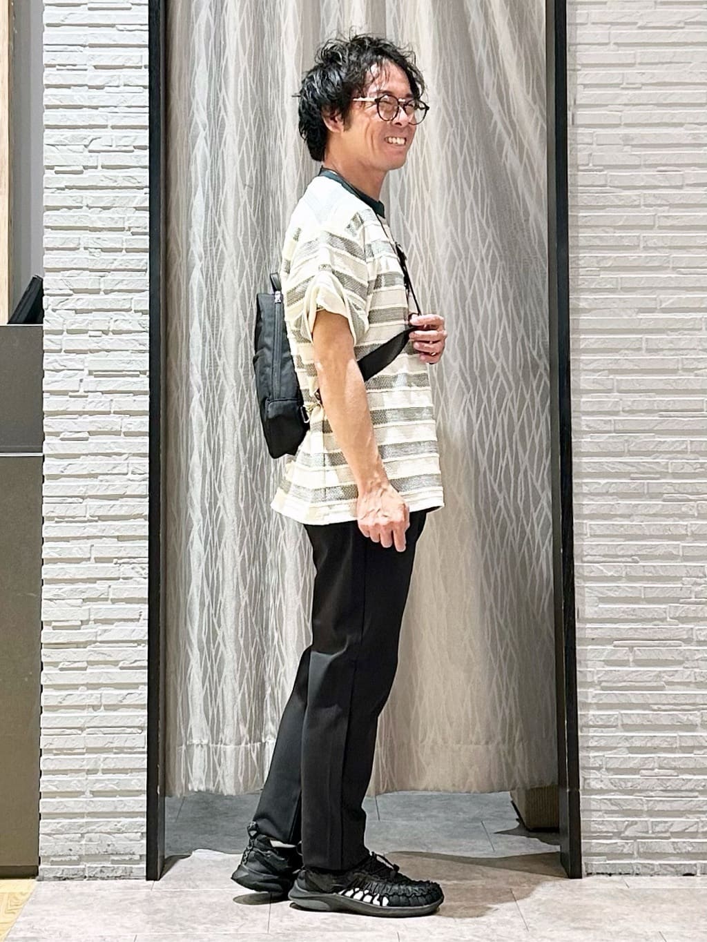 KENJI Iさんの「THE SHOP TK｜変形ボーダー半袖Tシャツ【洗濯機OK】」を使ったコーディネート