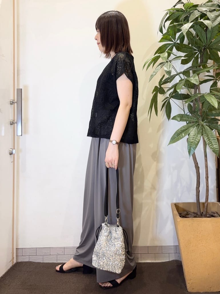 宗形さんの「SHOO･LA･RUE｜【2点セット】刺繍レーストップス」を使ったコーディネート