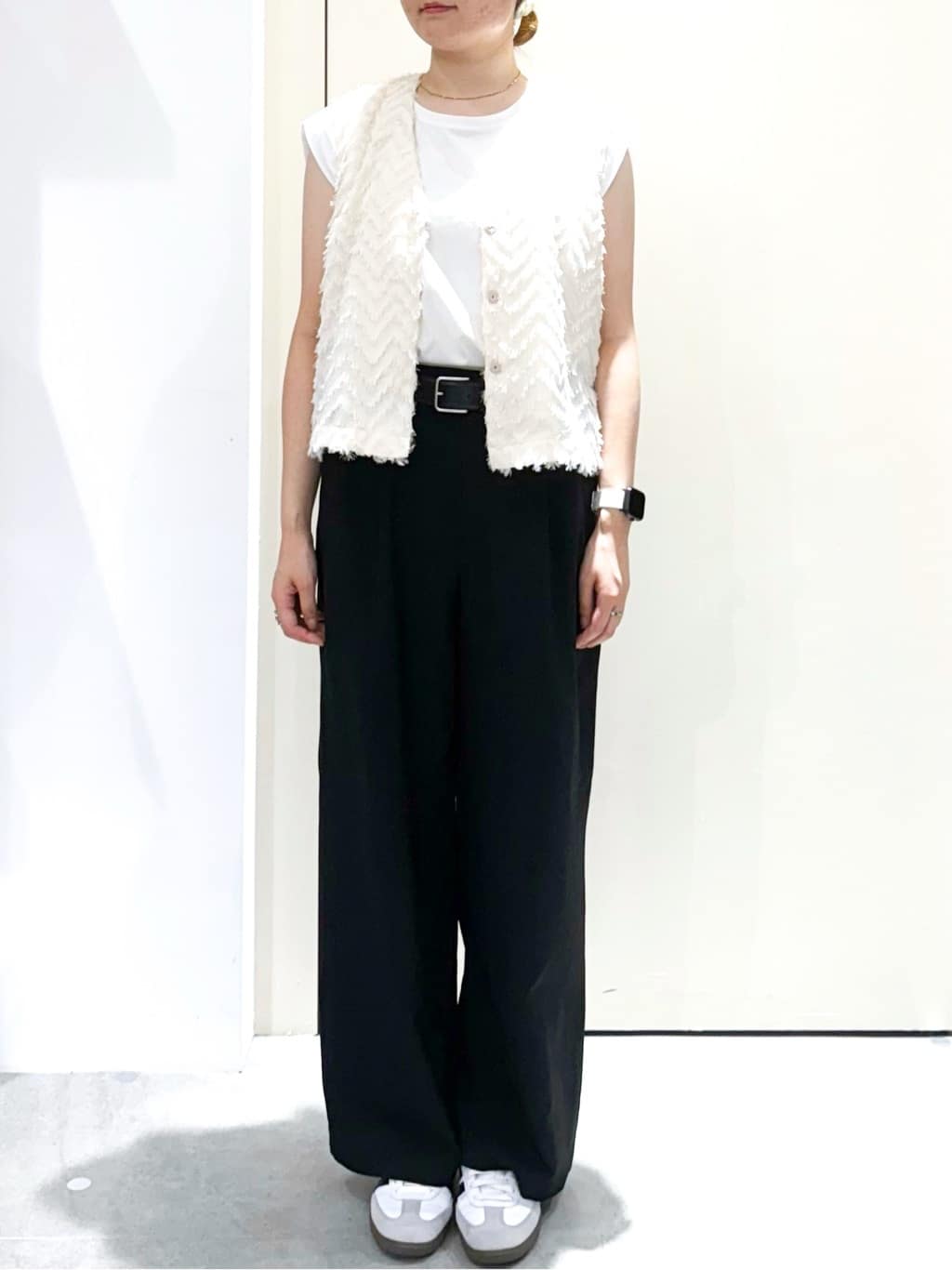 sayaさんの「OPAQUE.CLIP｜フリンジジャカードベスト【洗濯機洗い可】」を使ったコーディネート