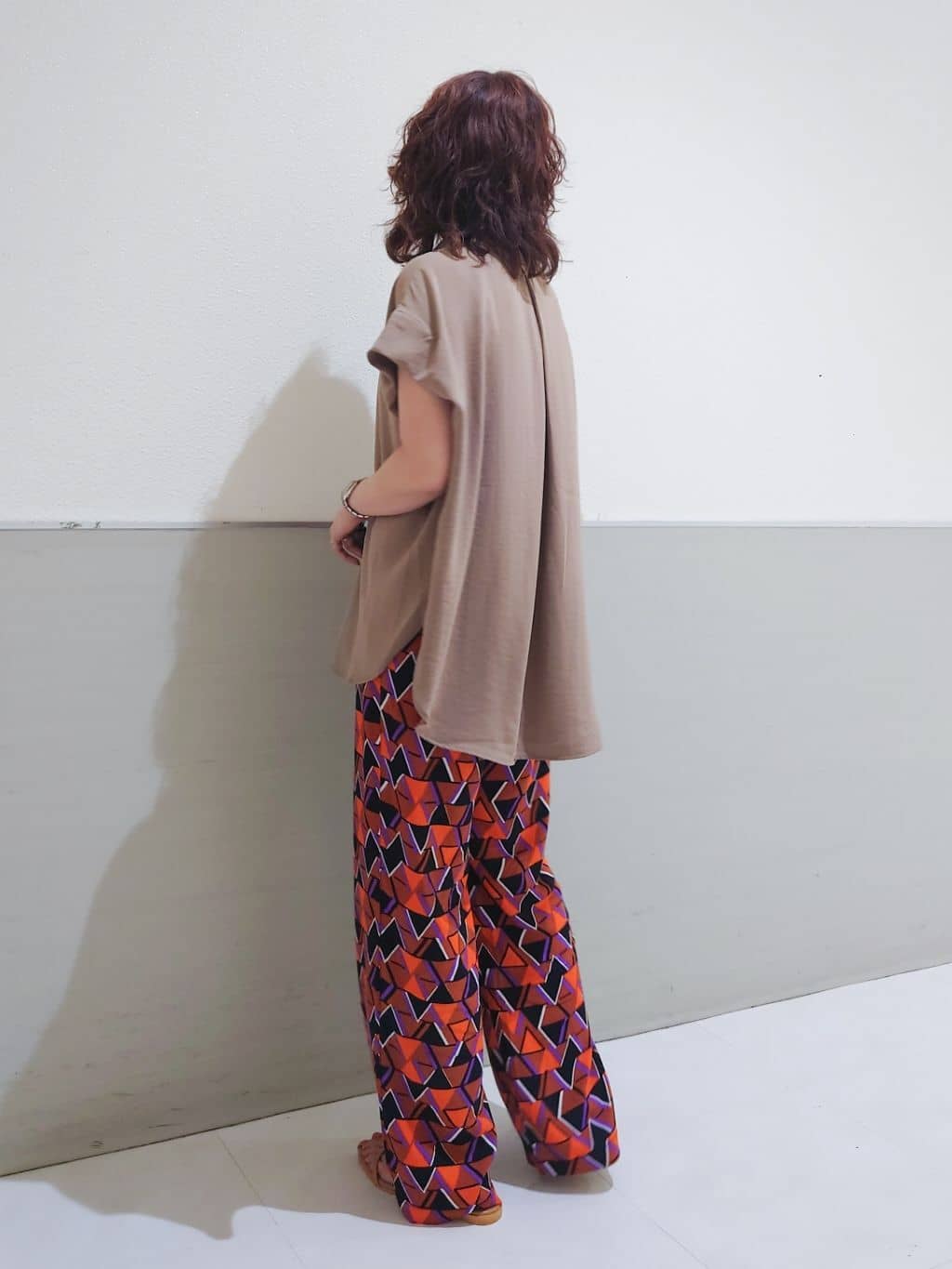 maruさんの「THE SHOP TK｜コットンライクブラウス【接触冷感/洗濯機OK/UV/セットアップ可】」を使ったコーディネート
