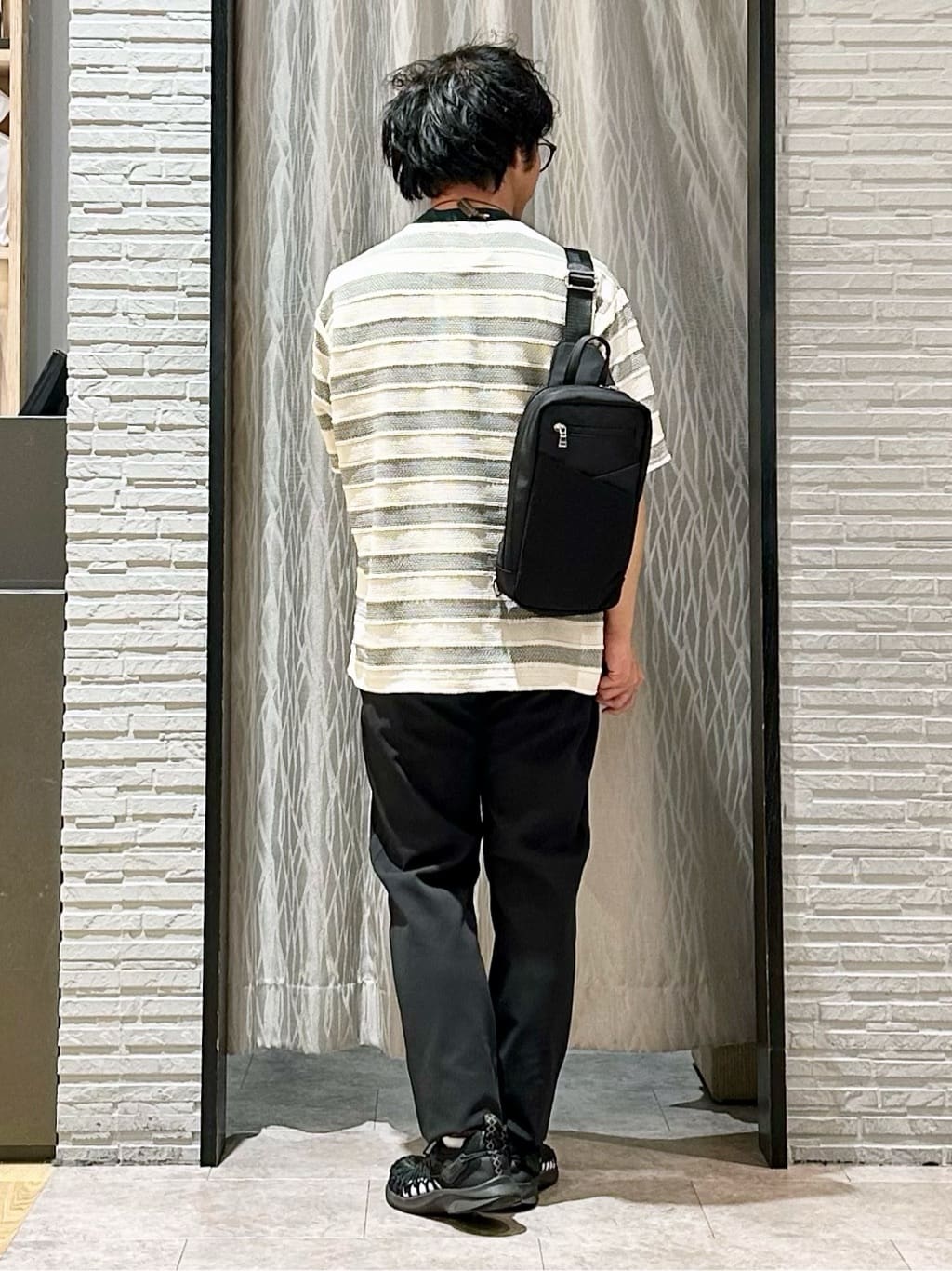 KENJI Iさんの「THE SHOP TK｜変形ボーダー半袖Tシャツ【洗濯機OK】」を使ったコーディネート