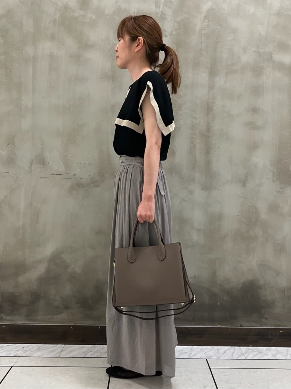 kozuさんの「grove｜【ひんやり/UVカット】大人の可愛さ　セーラーカラーニット」を使ったコーディネート