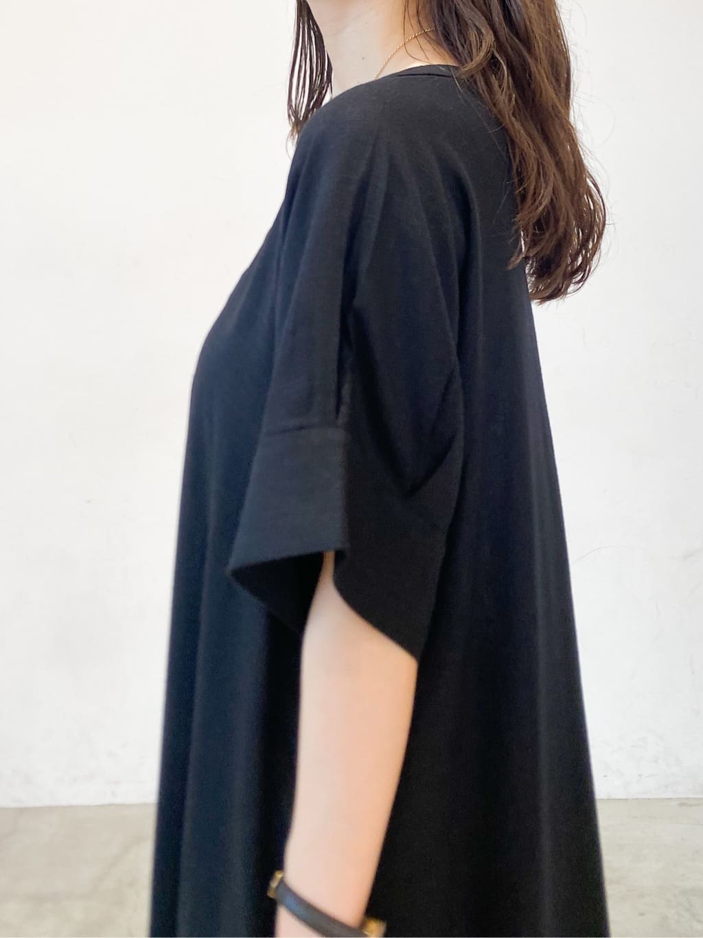 haruさんの「OPAQUE.CLIP｜レーヨン麻キーネックワンピース【洗える】」を使ったコーディネート