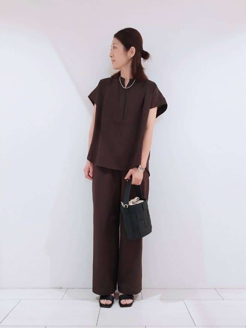 HIROさんの「Dessin｜【2点セット/ウエストゴム/洗える】スキッパ―シャツ＆ストレートパンツセット」を使ったコーディネート