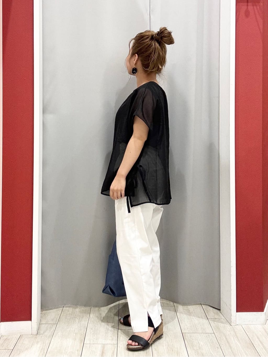 shioさんの「SHOO･LA･RUE｜【洗える/S-LL】上品なシアー感 レイヤード風トップス」を使ったコーディネート