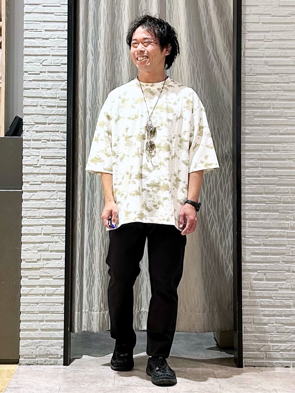 KENJI Iさんの「THE SHOP TK｜タイダイクールポンチビッグTシャツ」を使ったコーディネート