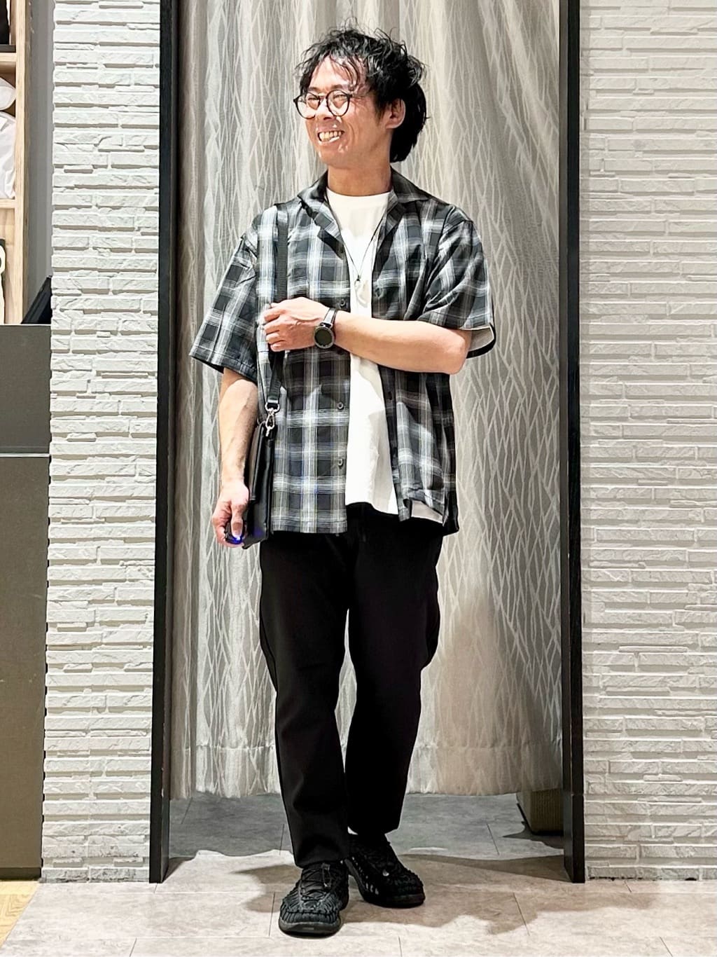 KENJI Iさんの「THE SHOP TK｜オンブレチェック半袖シャツ 洗濯機OK」を使ったコーディネート