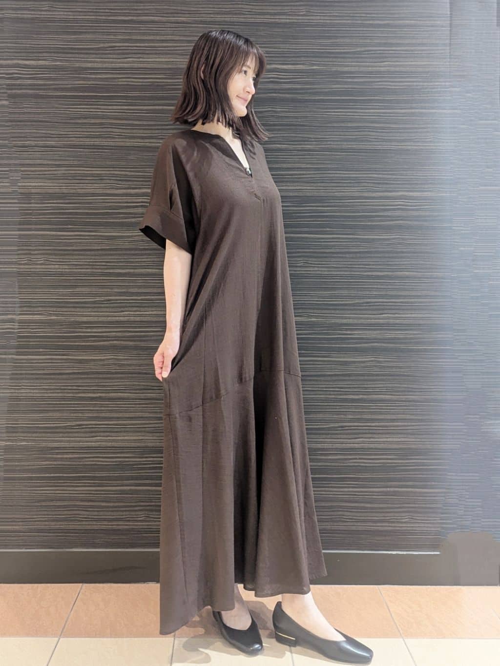 Miさんの「OPAQUE.CLIP｜レーヨン麻キーネックワンピース【洗える】」を使ったコーディネート
