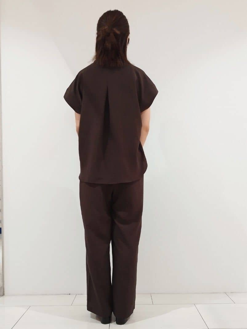 HIROさんの「Dessin｜【2点セット/ウエストゴム/洗える】スキッパ―シャツ＆ストレートパンツセット」を使ったコーディネート