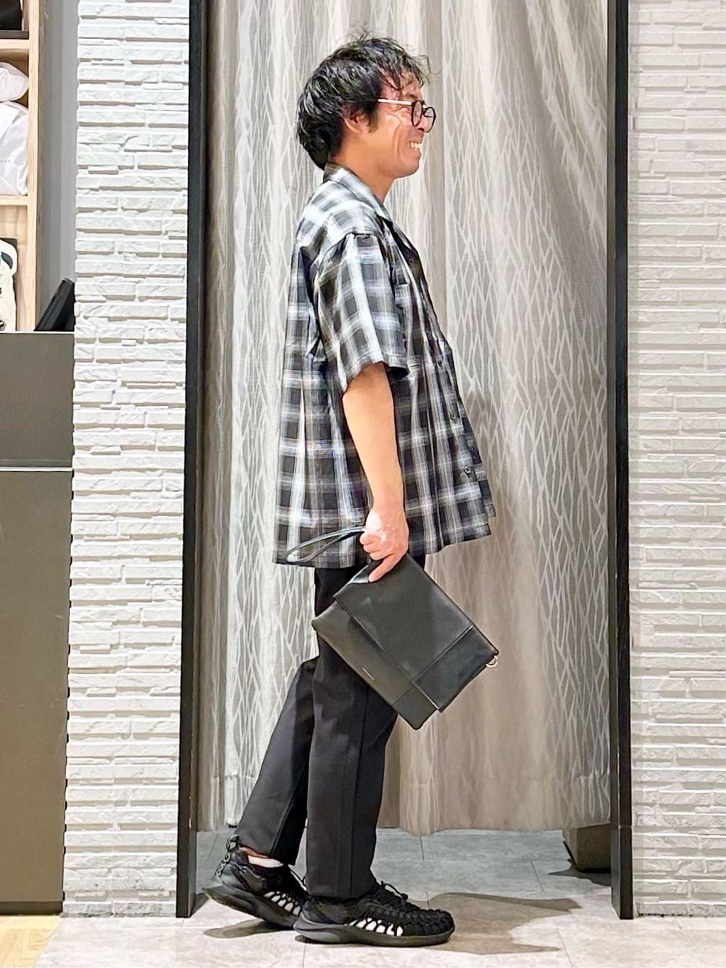 KENJI Iさんの「THE SHOP TK｜オンブレチェック半袖シャツ 洗濯機OK」を使ったコーディネート
