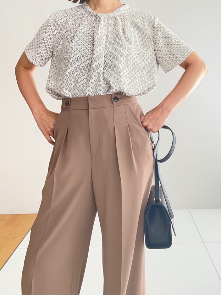 murayamaさんの「INDIVI｜【UVケア】モノグラム ボウタイデザインブラウス」を使ったコーディネート
