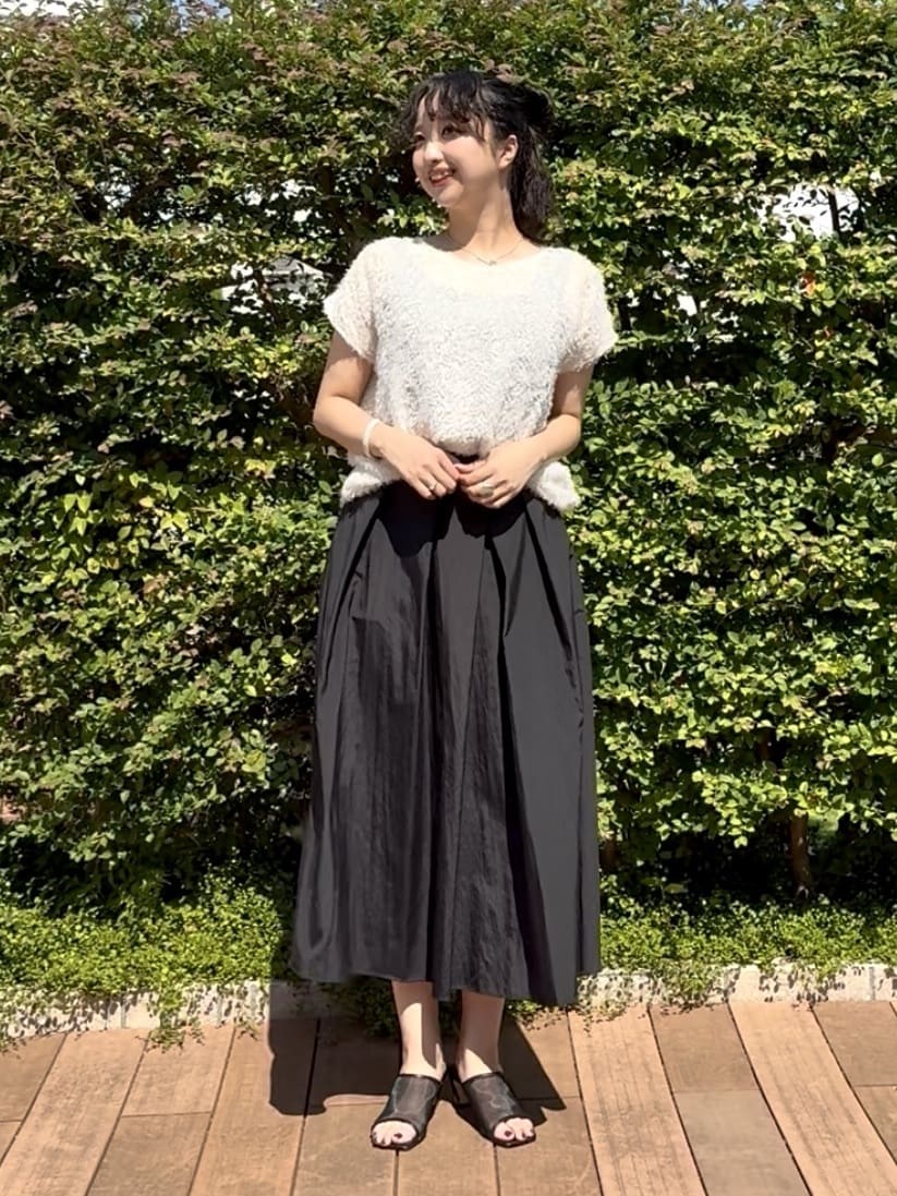 YUKAさんの「UNTITLED｜【はっ水/ナイロン/後ろウエストゴム】タスランフレアスカート」を使ったコーディネート