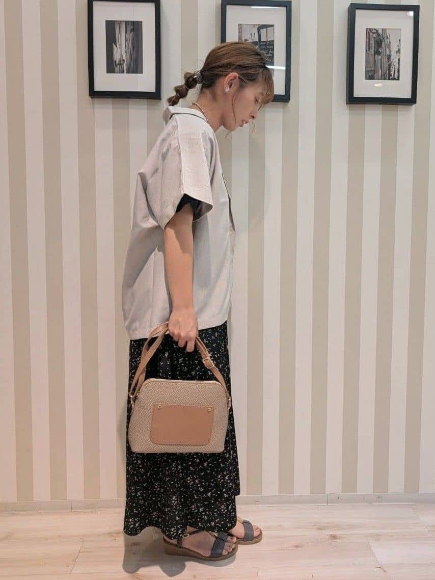 otaさんの「SHOO･LA･RUE｜【S-LL/ひんやり/UV】選べる6柄でそれぞれ欲しくなる プリントTシャツ」を使ったコーディネート