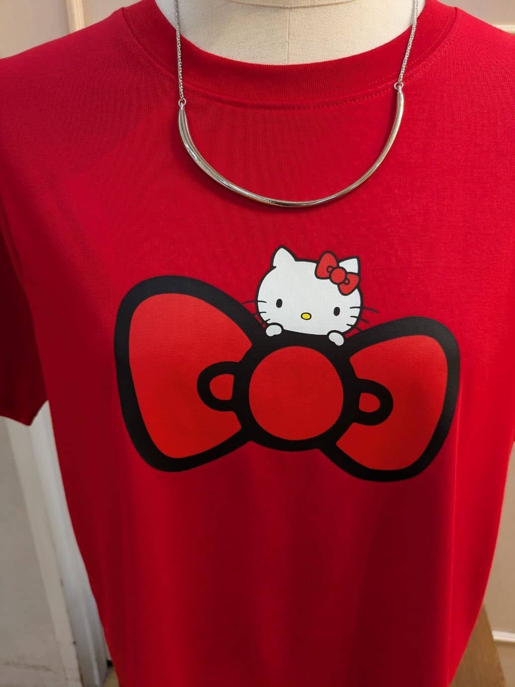 kawaさんの「SHOO･LA･RUE｜【HELLO KITTYコラボ】【SHOO ICE／汗染み軽減／UVカット】コンパクトTシャツ」を使ったコーディネート