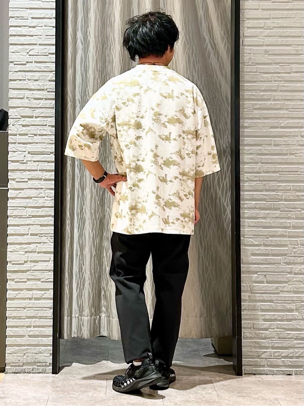 KENJI Iさんの「THE SHOP TK｜タイダイクールポンチビッグTシャツ」を使ったコーディネート