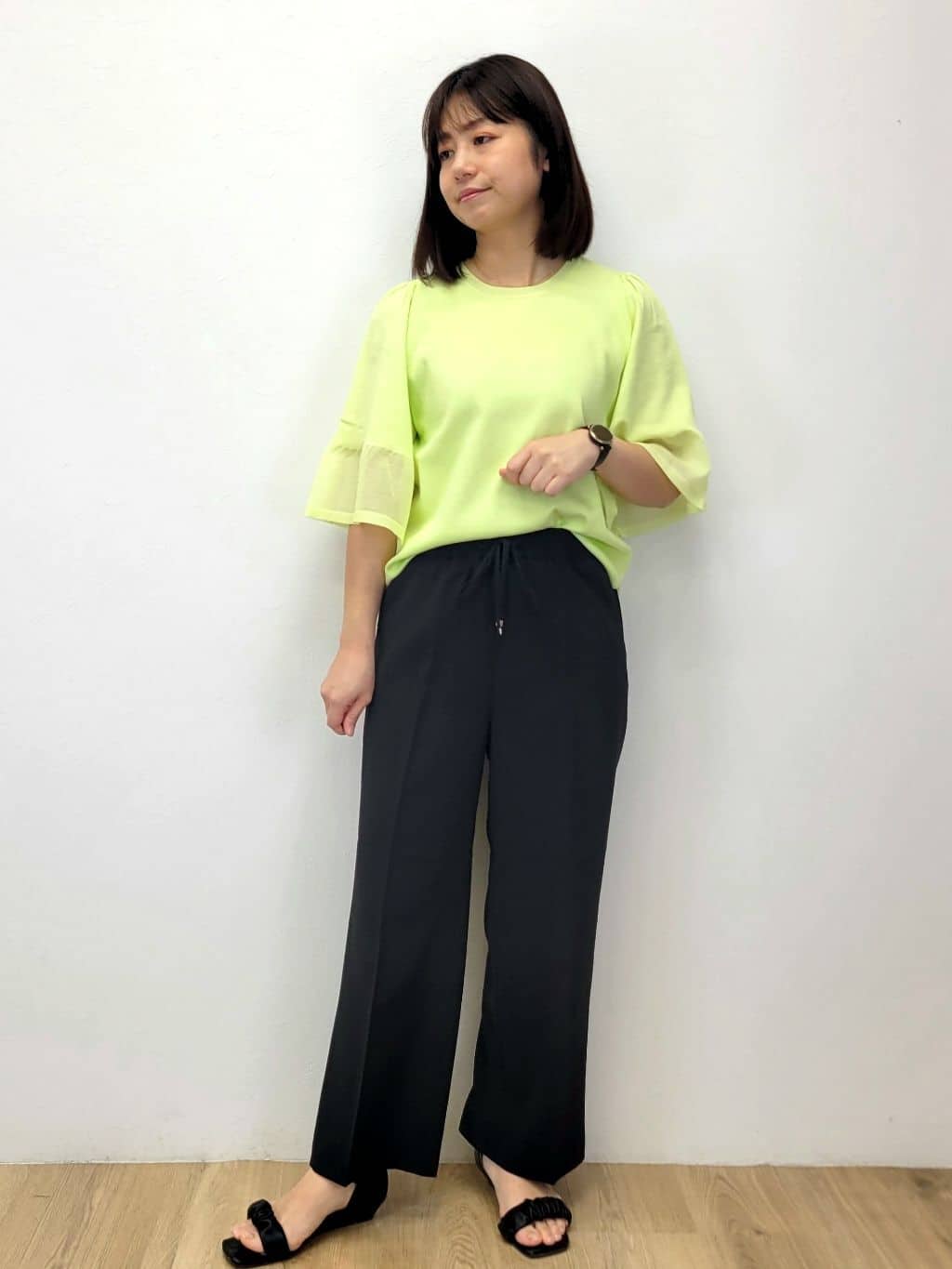 LISAさんの「OPAQUE.CLIP｜《5色展開》シアーフレアスリーブニット【洗濯機洗い可】」を使ったコーディネート