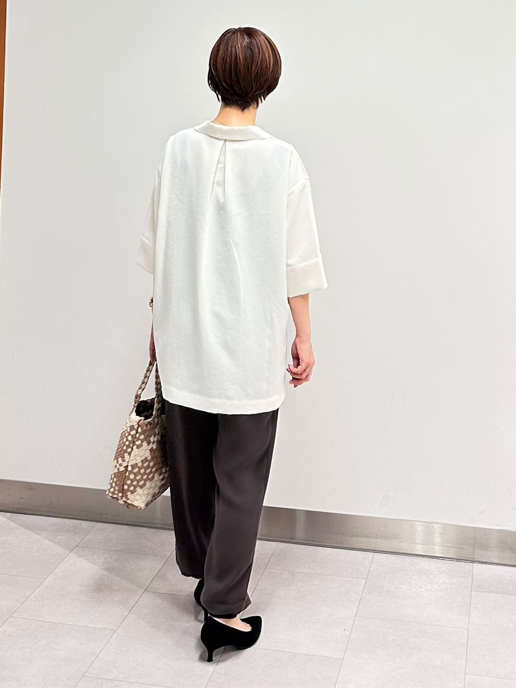 みなこさんの「UNTITLED｜【UVカット/接触冷感/吸水速乾/ゆったり】V開きネックシャツ」を使ったコーディネート