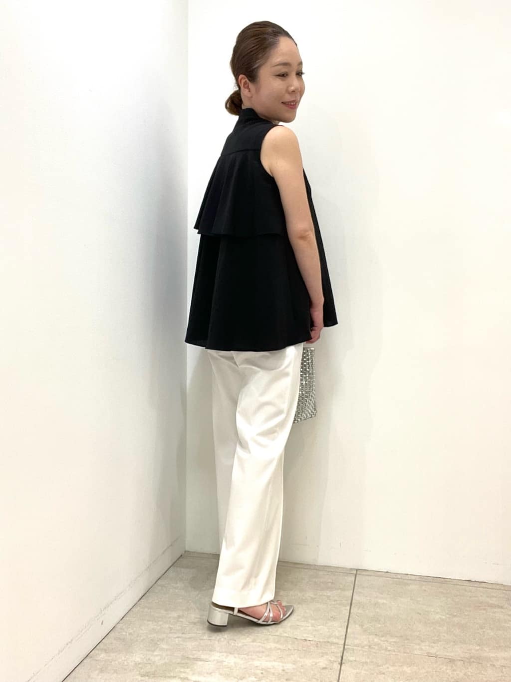 Wachiさんの「UNTITLED｜【接触冷感/吸水速乾】フレアバックシャンブラウス」を使ったコーディネート
