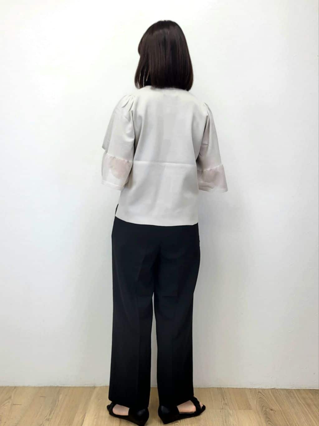 LISAさんの「OPAQUE.CLIP｜《5色展開》シアーフレアスリーブニット【洗濯機洗い可】」を使ったコーディネート
