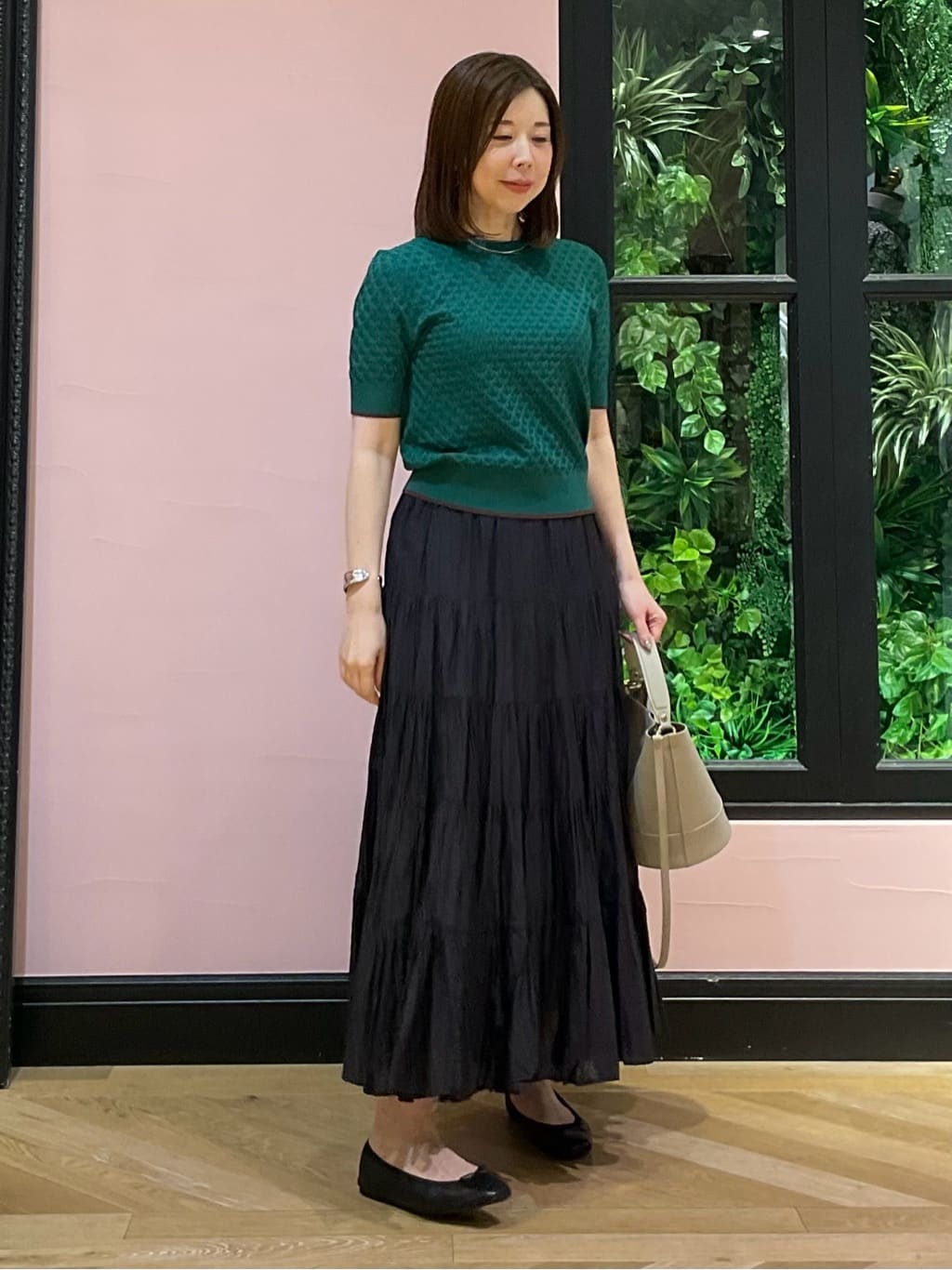 maruさんの「DRESSTERIOR｜【6色展開/オンオフ】レース編みハーフスリーブニット」を使ったコーディネート