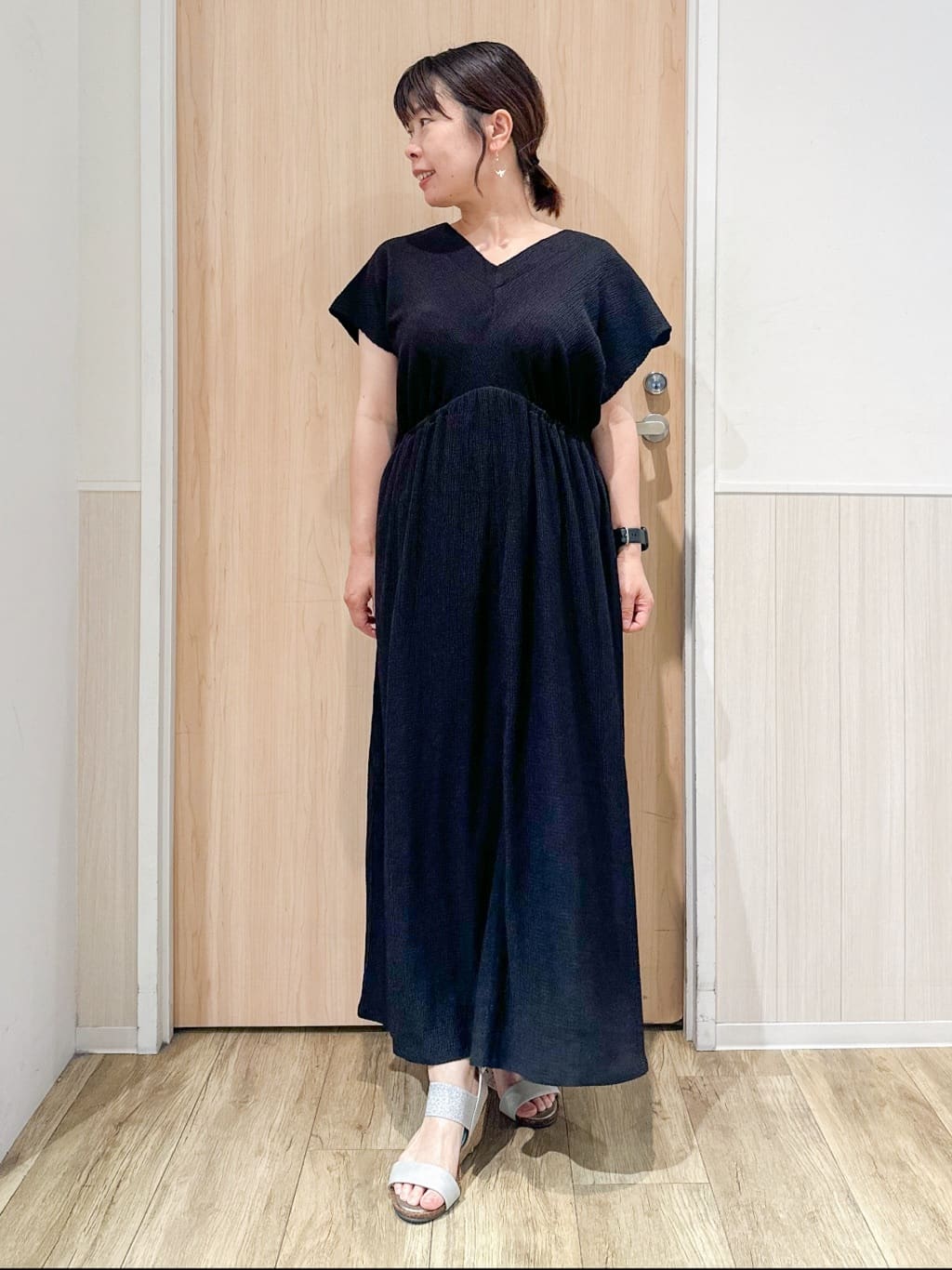 mimoさんの「SHOO･LA･RUE｜【前後2WAY】さらりと大人上品に 楊柳フレンチワンピース」を使ったコーディネート