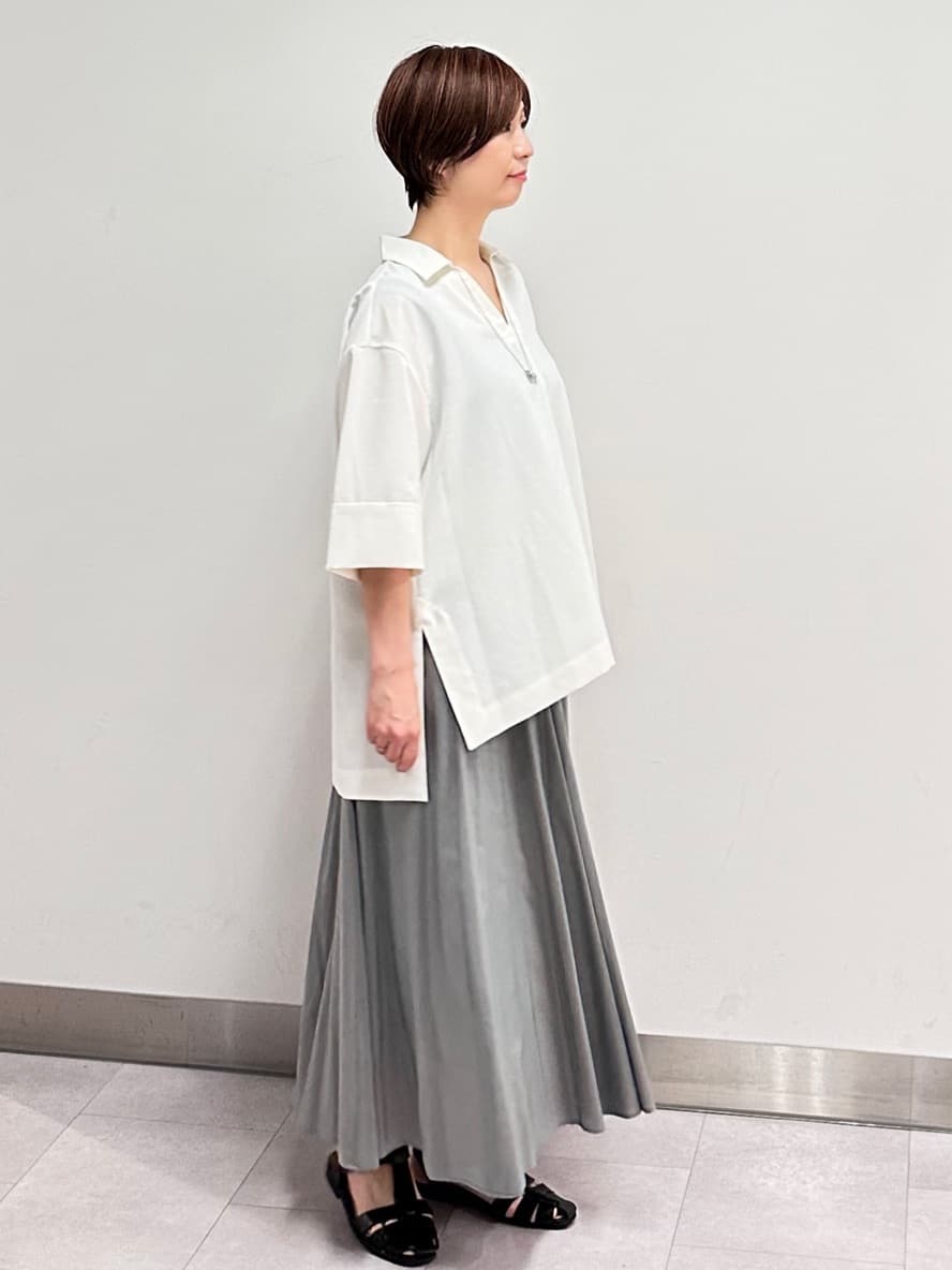 みなこさんの「UNTITLED｜【UVカット/接触冷感/吸水速乾/ゆったり】V開きネックシャツ」を使ったコーディネート