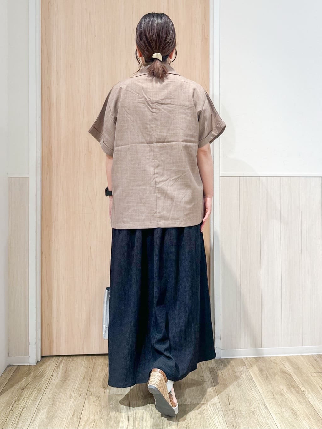 mimoさんの「SHOO･LA･RUE｜【前後2WAY】さらりと大人上品に 楊柳フレンチワンピース」を使ったコーディネート