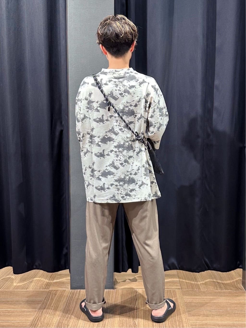 tomoyaさんの「THE SHOP TK｜タイダイクールポンチビッグTシャツ」を使ったコーディネート