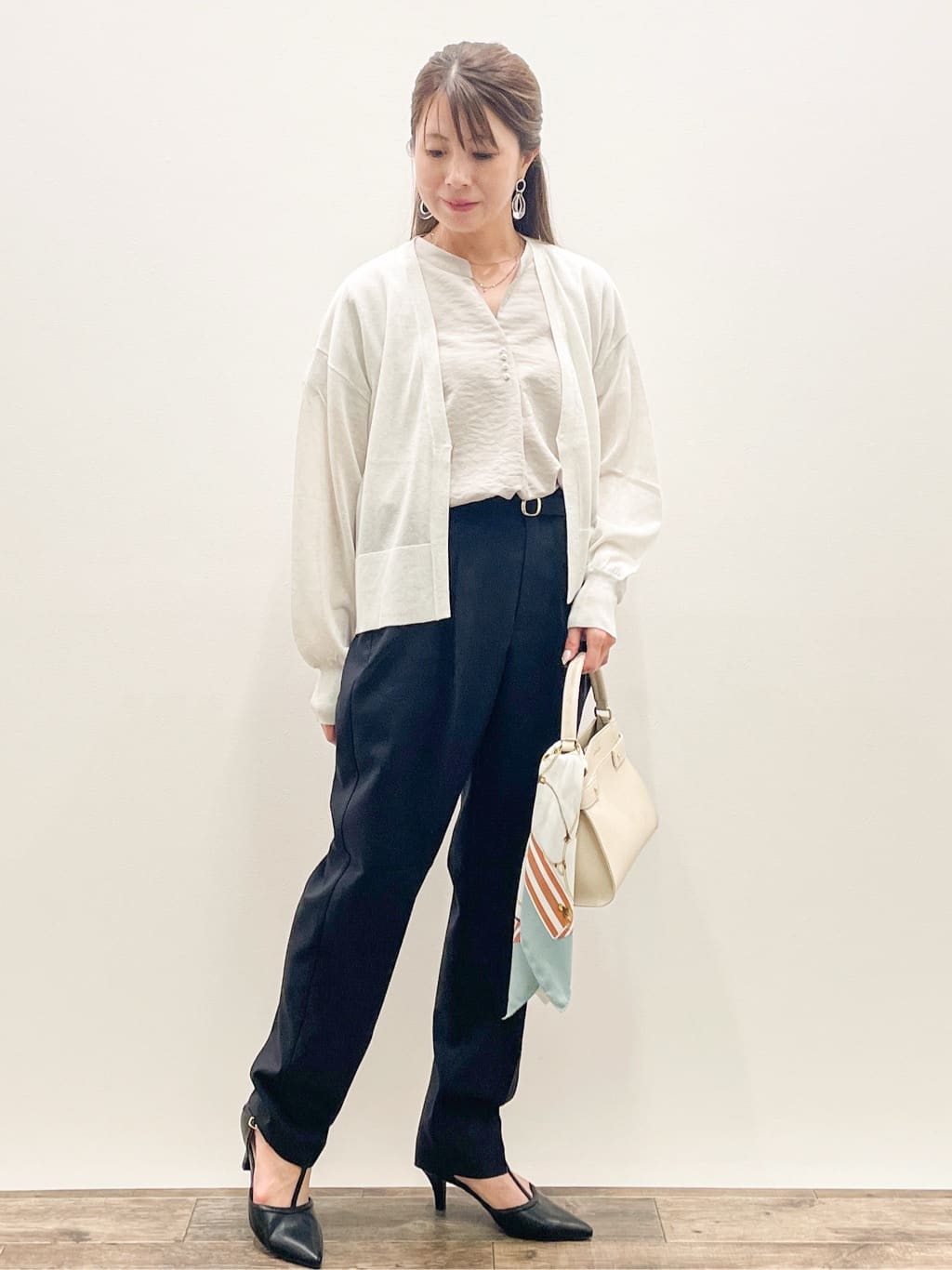 Asukaさんの「OPAQUE.CLIP｜《5色展開》コンパクトショートカーディガン【洗濯機洗い可】」を使ったコーディネート