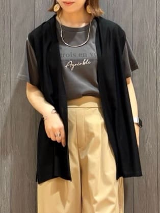 meiさんの「SHOO･LA･RUE｜【2点セット】着回しいろいろ ジレ＋ロゴTシャツ」を使ったコーディネート