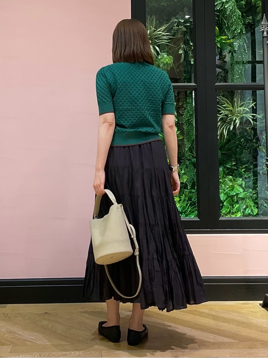maruさんの「DRESSTERIOR｜【6色展開/オンオフ】レース編みハーフスリーブニット」を使ったコーディネート